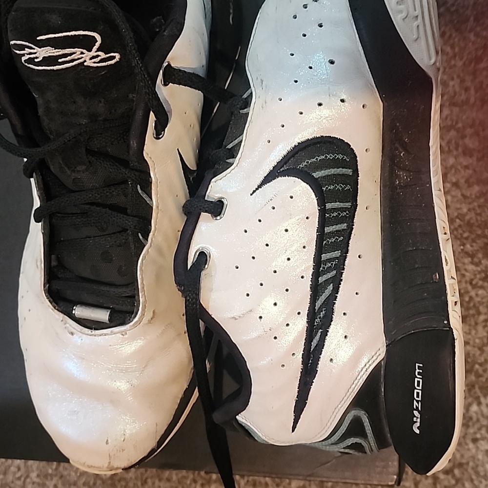 Shoes - Picture 4 of 4